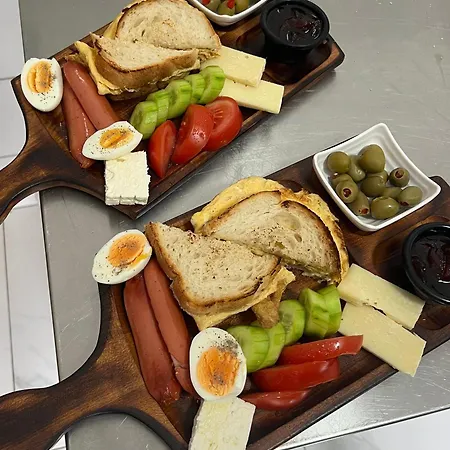 Mont Blanc Отель Peshkopi